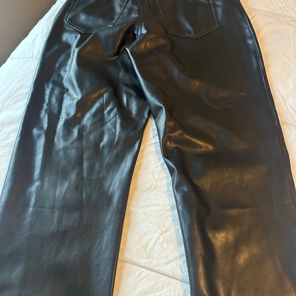 Abercrombie and Fitch Curve Love Black Vegan Leather 90s Straight Pant 29 / 8 S - Picture 4 of 4